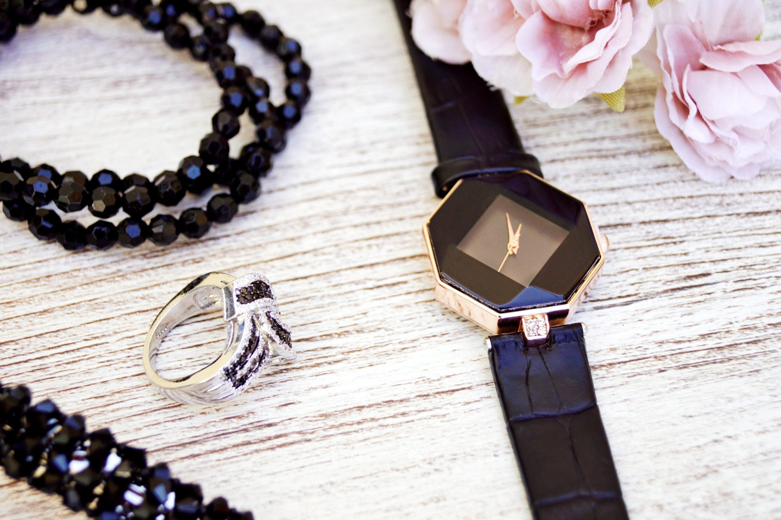 Top 10 Tips for Layering Faith into Your Outfits with Accessories - One Clothing Co.